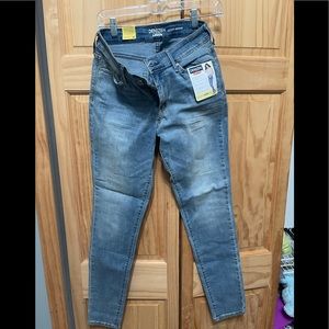 Levi’ jeans light wash